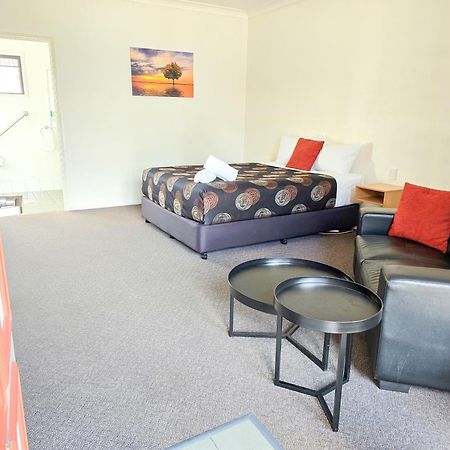 Ascot Lodge Motor Inn Кингарой Экстерьер фото
