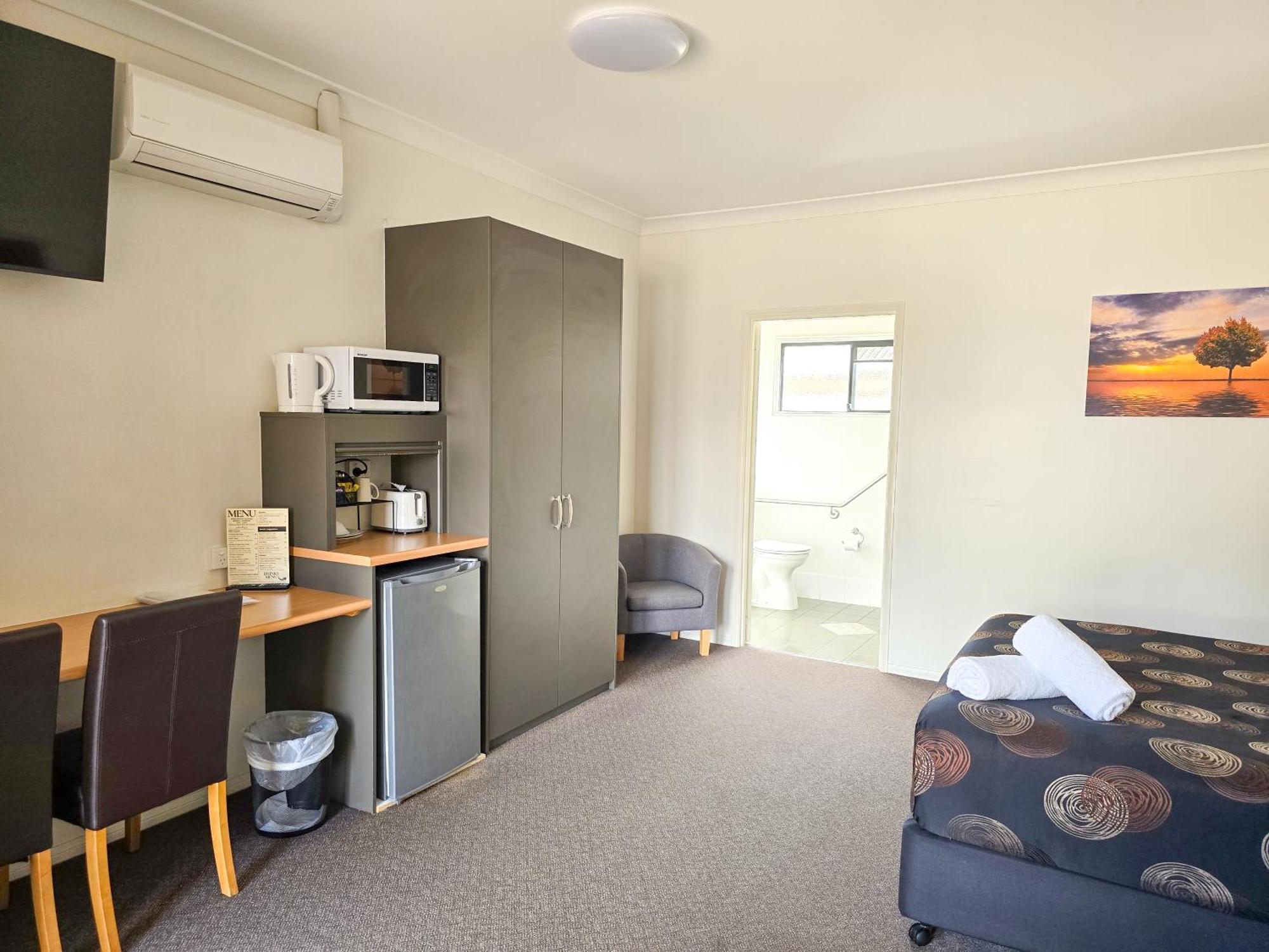 Ascot Lodge Motor Inn Кингарой Экстерьер фото