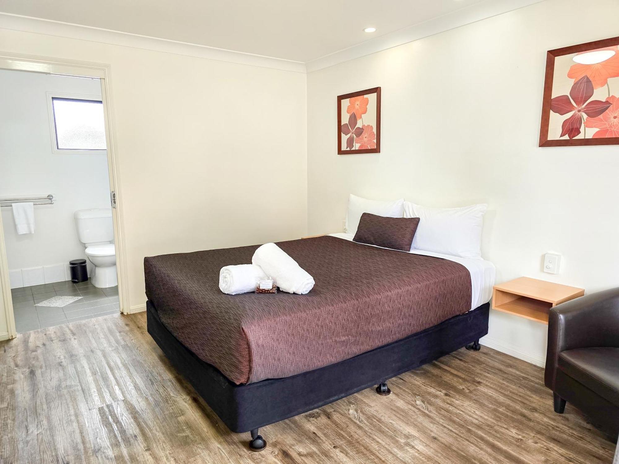 Ascot Lodge Motor Inn Кингарой Экстерьер фото