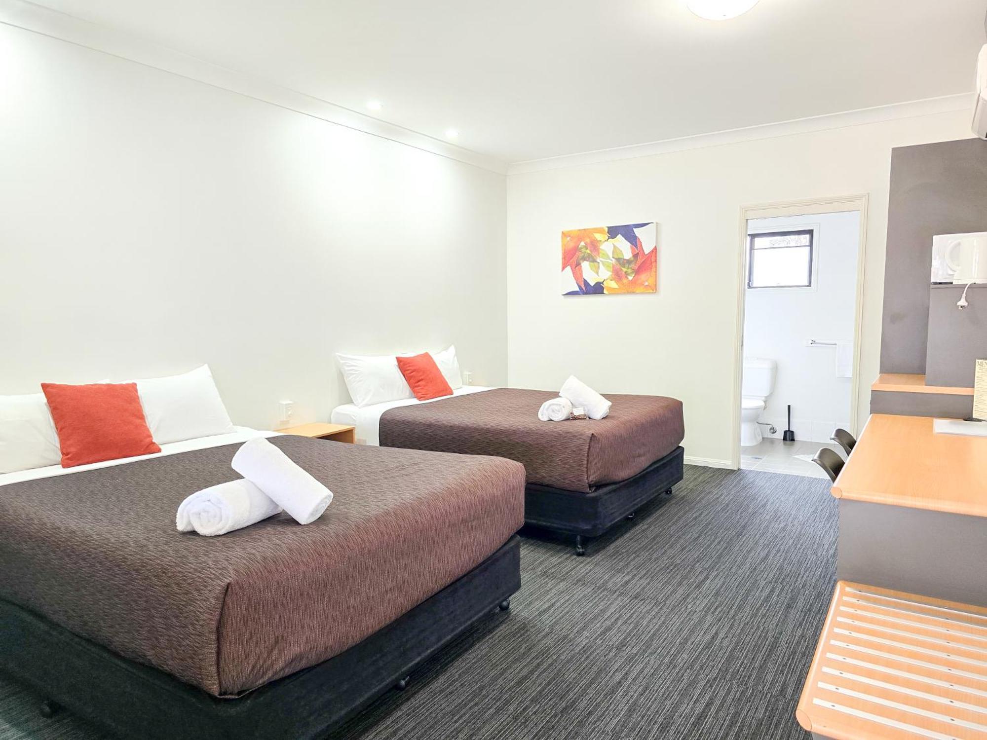 Ascot Lodge Motor Inn Кингарой Экстерьер фото